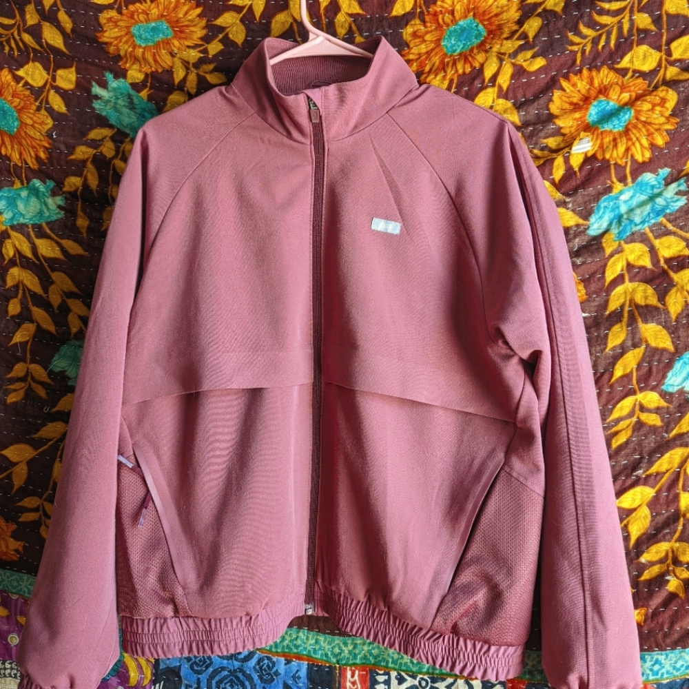 FIGS Mineral Mauve Sydney Scrub Jacket - SIZE MEDIUM